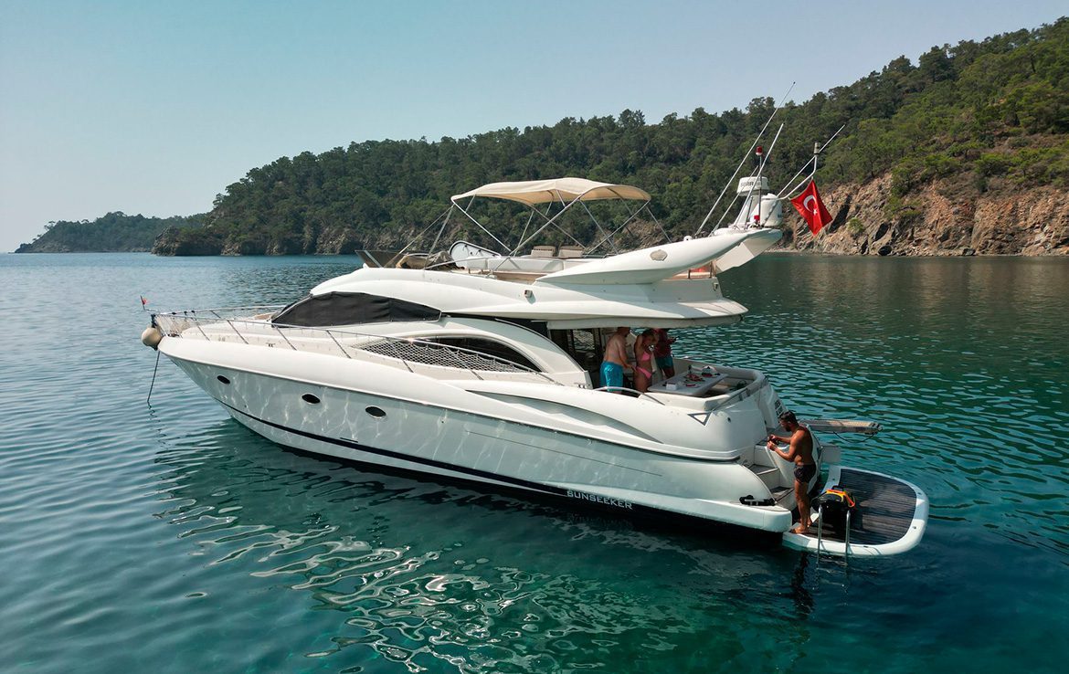 Kemer Yacht Rental 18m Sunseeker Manhattan 56